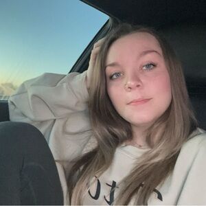 Meet your Posher, Alyssa marie